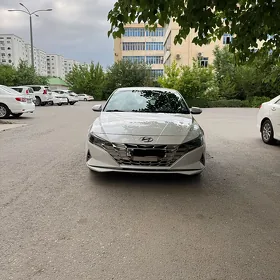 Hyundai Elantra 2021
