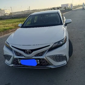 Toyota Camry 2021