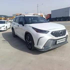 Toyota Highlander 2021