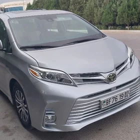 Toyota Sienna 2019