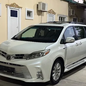 Toyota Sienna 2018