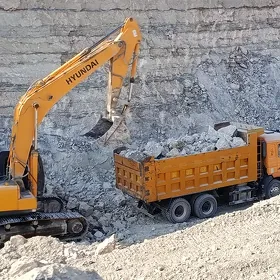 Komatsu 830E-AC 2011