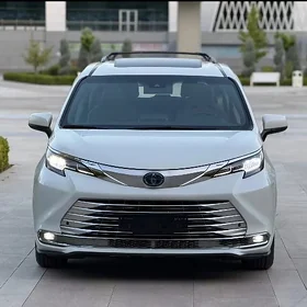 Toyota Sienna 2021