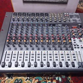 Behringer 22.22 Pult