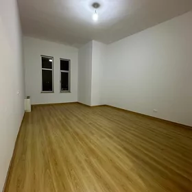 Ashgabat Moll 4 et 4 kom