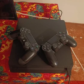 Ps 4 slim