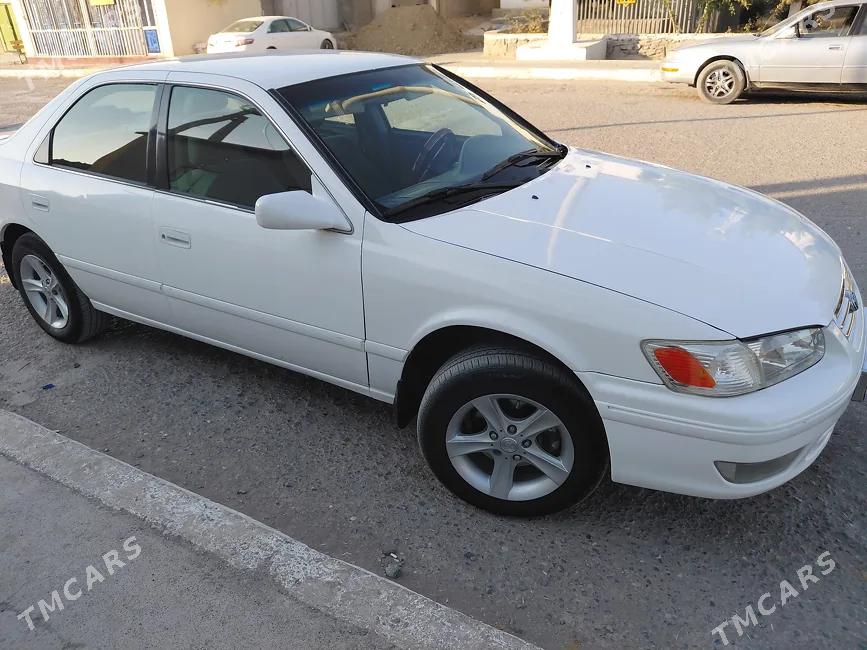 Toyota Camry 2000 - 1