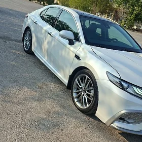 Toyota Camry 2021