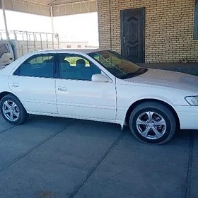 Toyota Camry 1999