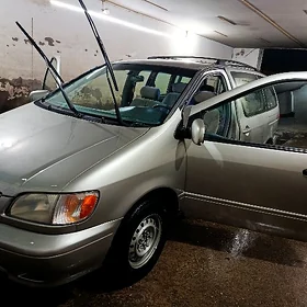 Toyota Sienna 2002