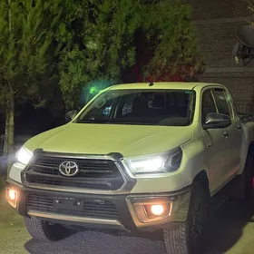 Toyota Hilux 2025