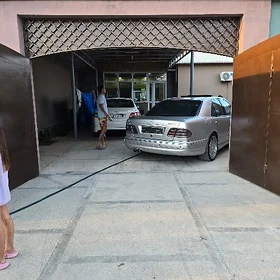 Mercedes-Benz E55 AMG 2000