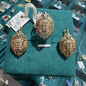 gyzyl Kamplekt