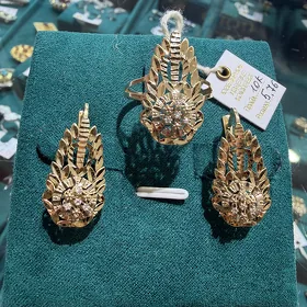 gyzyl Kamplekt