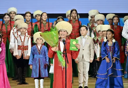 Победителям конкурса «Garaşsyzlygyň merjen däneleri» вручили ноутбуки и дипломы