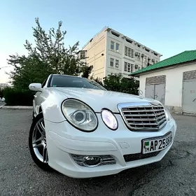 Mercedes-Benz E-Class 2009