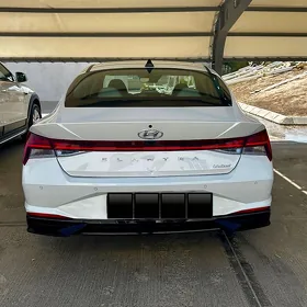 Hyundai Elantra 2021
