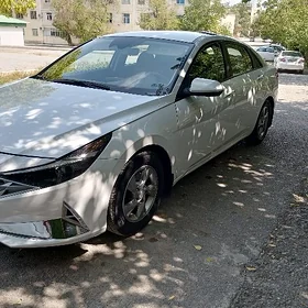 Hyundai Elantra 2021