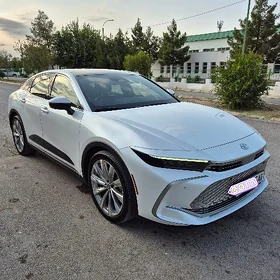 Toyota Crown 2023