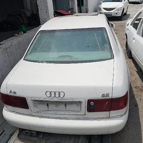 Audi A8 2001