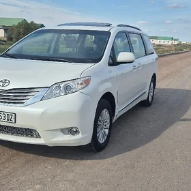 Toyota Sienna 2016
