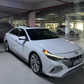 Hyundai Elantra 2022