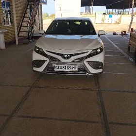 Toyota Camry 2020