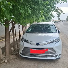 Toyota Sienna 2023