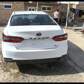 Toyota Camry 2023