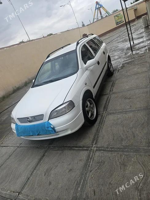 Opel Astra 2000 - 1