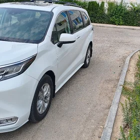 Toyota Sienna 2021