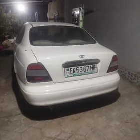 Daewoo Leganza 1998