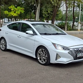 Hyundai Elantra 2020