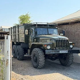 Ural 4320 1986