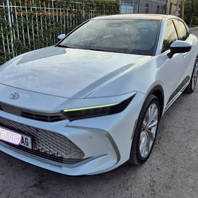 Toyota Crown 2023