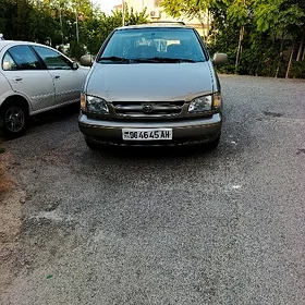 Toyota Sienna 1999