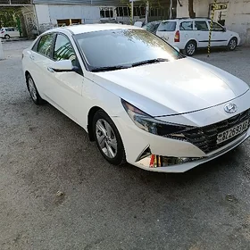 Hyundai Elantra 2021