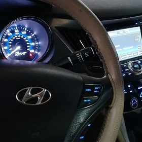 Hyundai Sonata Hybrid 2012