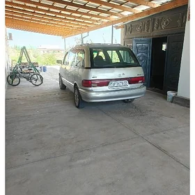 Toyota Previa 1991