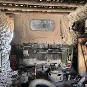 UAZ 469 1995