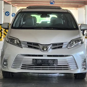Toyota Sienna 2019