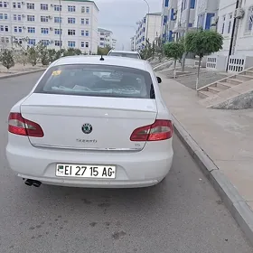 Skoda Superb​ 2010
