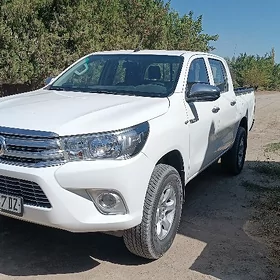 Toyota Hilux 2021