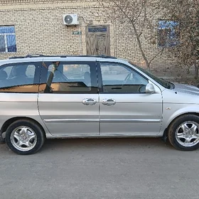 Kia Carnival 2003