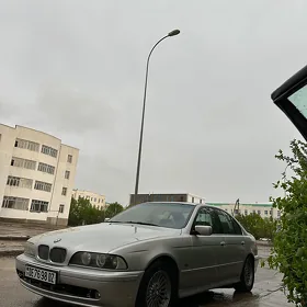 BMW E39 2003