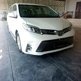 Toyota Sienna 2017