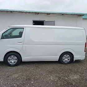 Toyota Hiace 2005