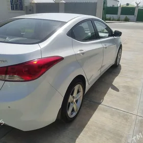 Hyundai Elantra 2011