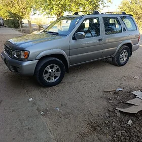 Nissan Pathfinder 2000