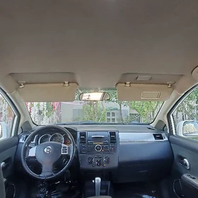 Nissan Versa 2011